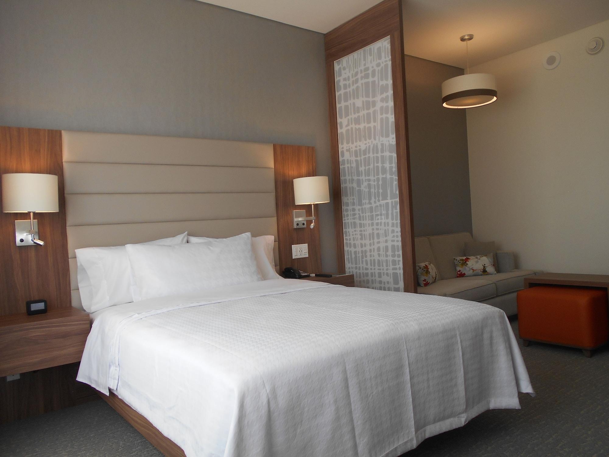 Fiesta Inn Suites Aeropuerto Del Bajio Silao Zewnętrze zdjęcie