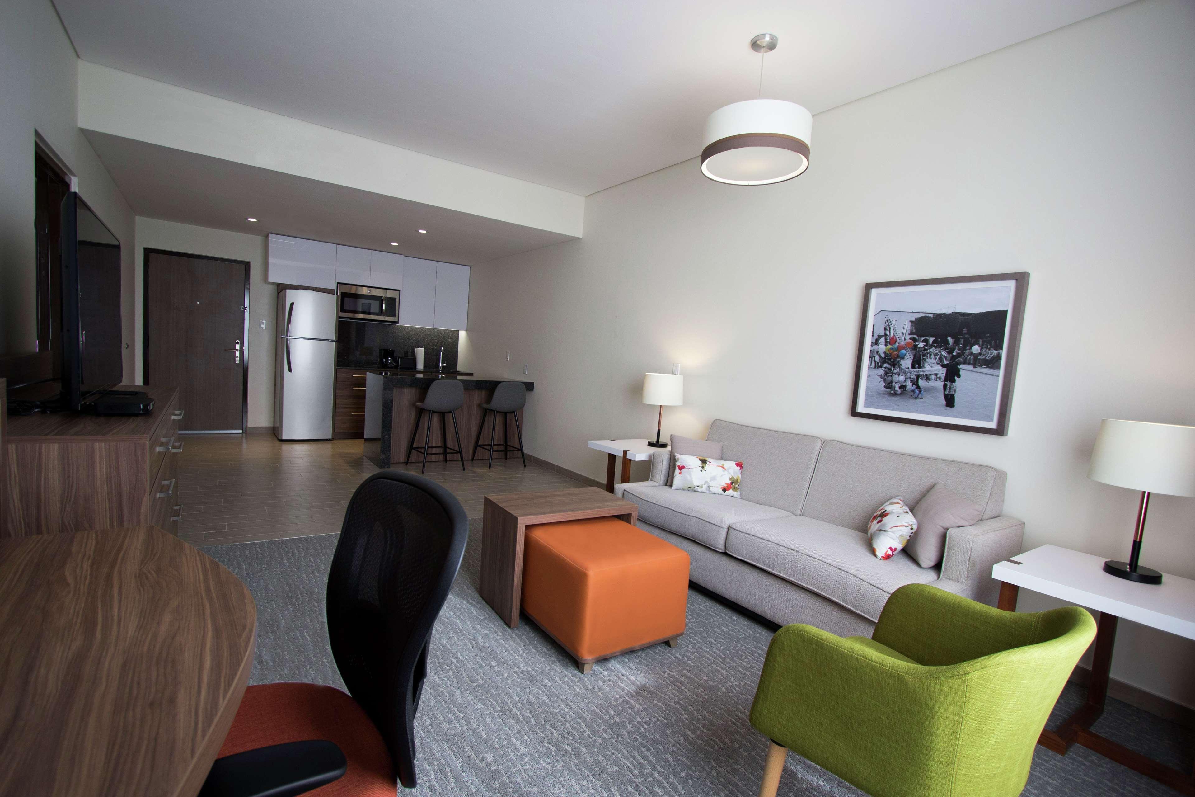 Fiesta Inn Suites Aeropuerto Del Bajio Silao Zewnętrze zdjęcie