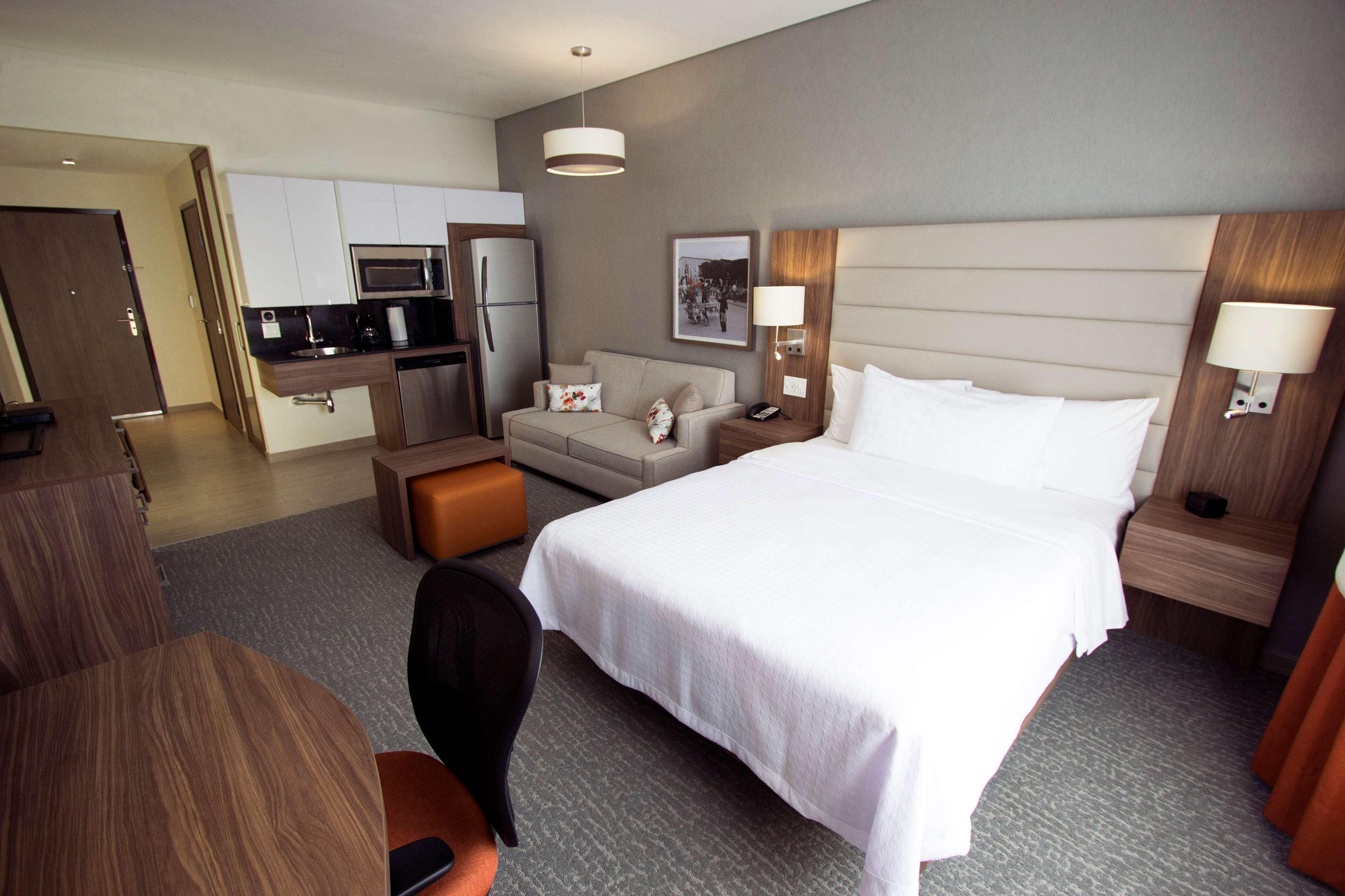 Fiesta Inn Suites Aeropuerto Del Bajio Silao Zewnętrze zdjęcie