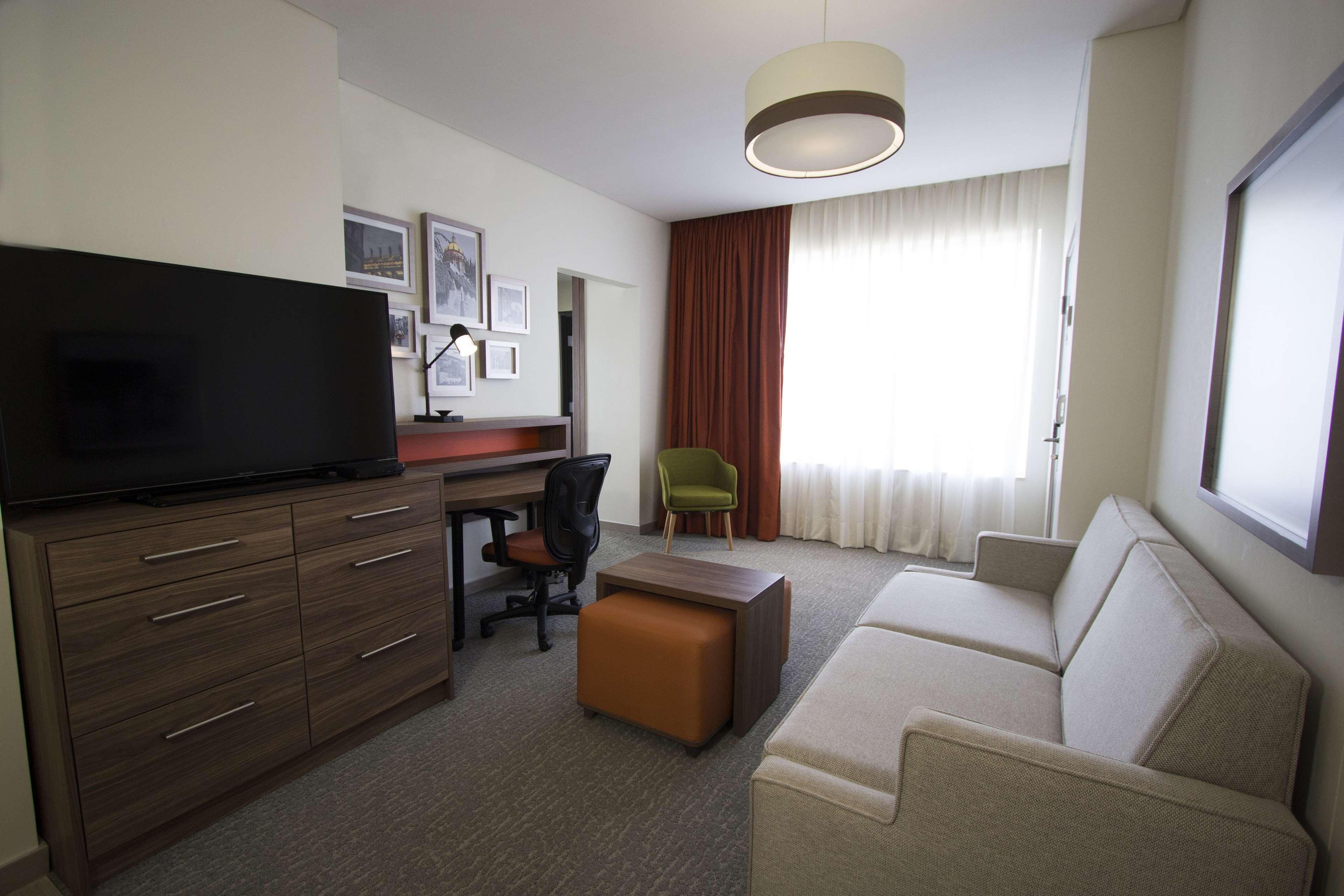 Homewood Suites By Hilton Silao Airport Zewnętrze zdjęcie