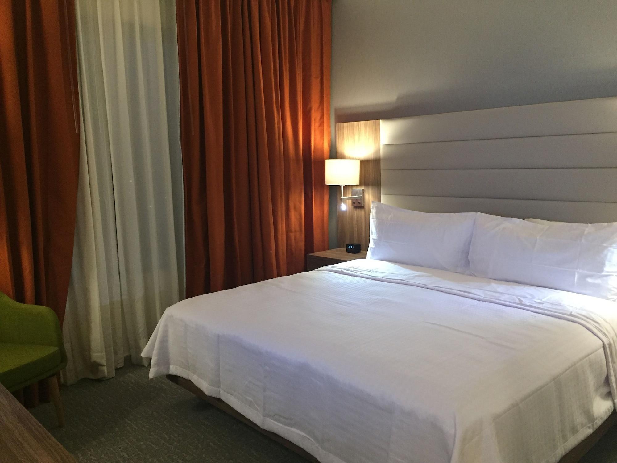 Fiesta Inn Suites Aeropuerto Del Bajio Silao Zewnętrze zdjęcie
